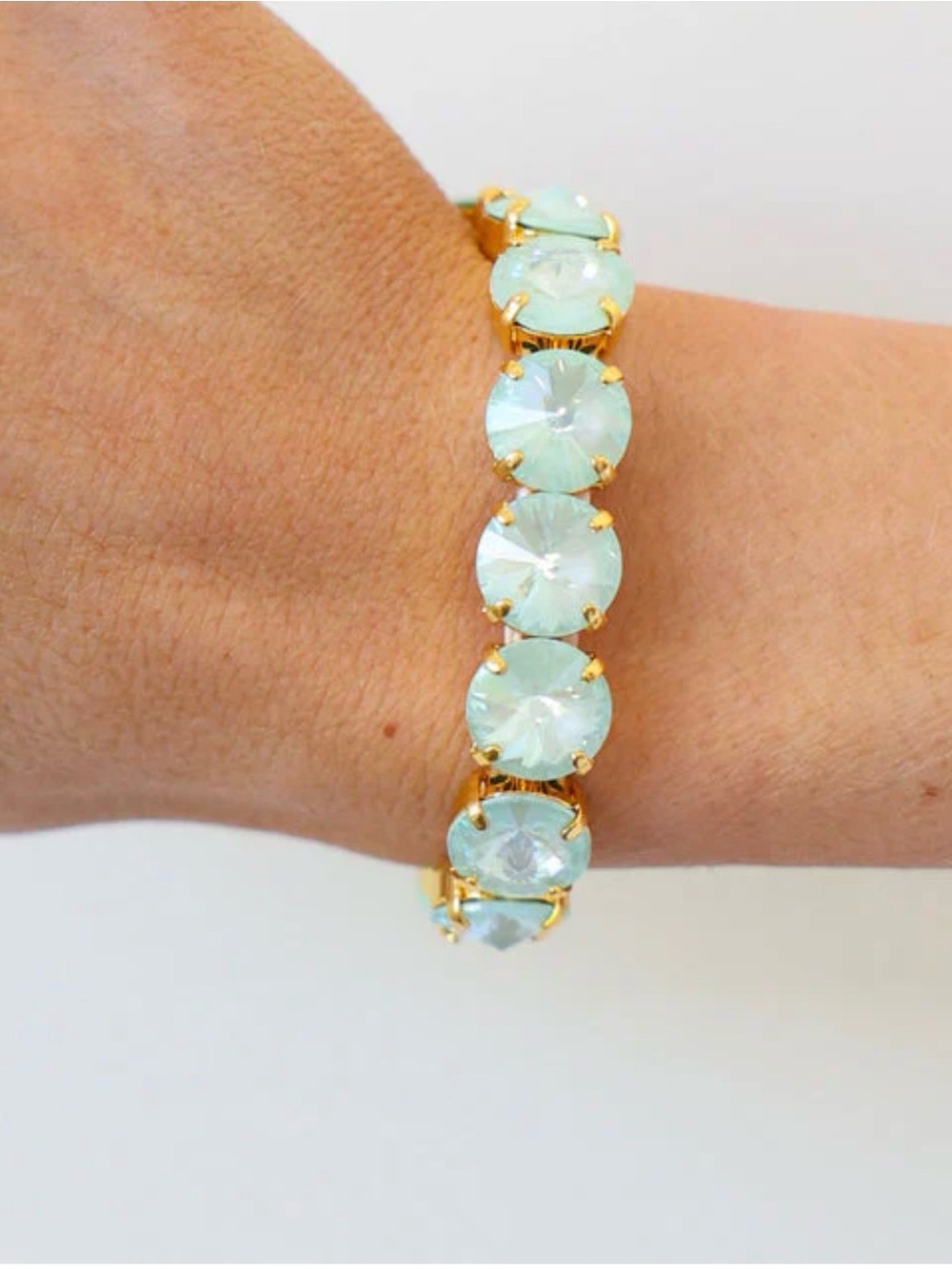 TOVA Croatia clasp bracelet in Ultra Mint